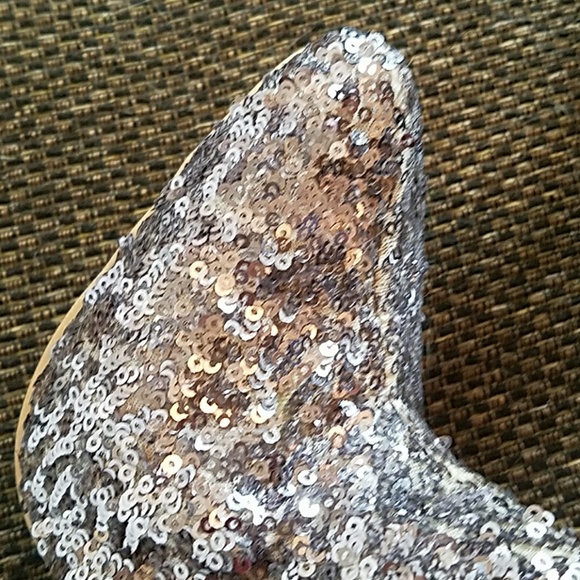 💝LIMITED EDITION STEVE MADDEN SEQUIN BOOTS!!! - Picture 5 of 8